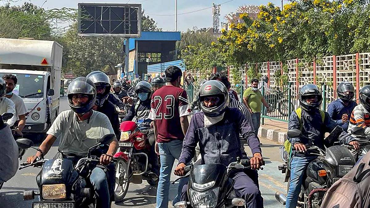 bike taxi: കര്‍ണാടകയില്‍ ബൈക്ക് ടാക്‌സികള്‍ ഇനിയില്ലേ? പുതിയ നീക്കവുമായി ഓട്ടോ-ടാക്‌സി ഡ്രൈവര്‍മാര്‍