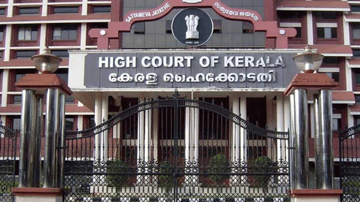 പത്താം ക്ലാസുകാര്‍ക്ക് ഹൈക്കോടതിയില്‍ അവസരം; ശമ്പളം അരലക്ഷം രൂപ വരെ
