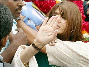 Sunanda Pushkar loses cool at airport Sunanda Pushkar loses cool at airport