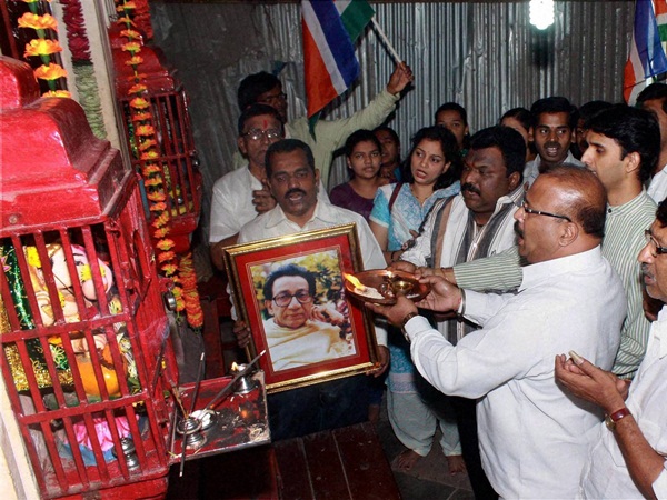 വൈരാഗ്യം മറന്ന്