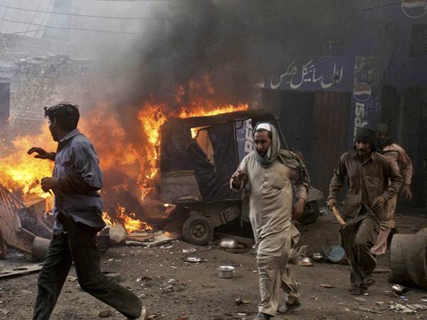 Pakistan Riot Pakistan Riot