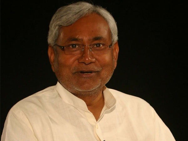 നിതീഷ് കുമാര്‍ 