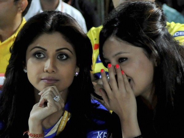 സാക്ഷിയാണ് താരം സാക്ഷിയാണ് താരം