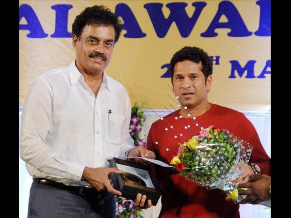 വെംഗ്‌സര്‍ക്കാരുടെ ആദരം