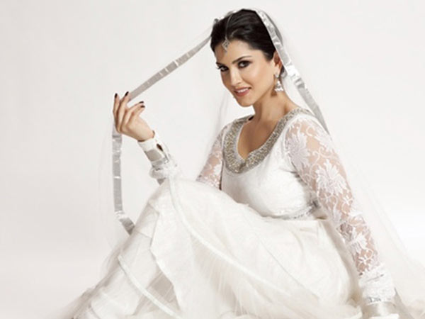 സണ്ണി ലിയോണ്‍ കാക്കും