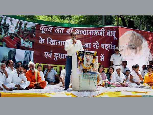 ജന്ദര്‍ മന്ദറില്‍