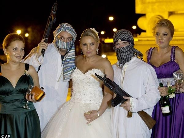 കടത്തിക്കൊണ്ടുപോയി കെട്ടണം