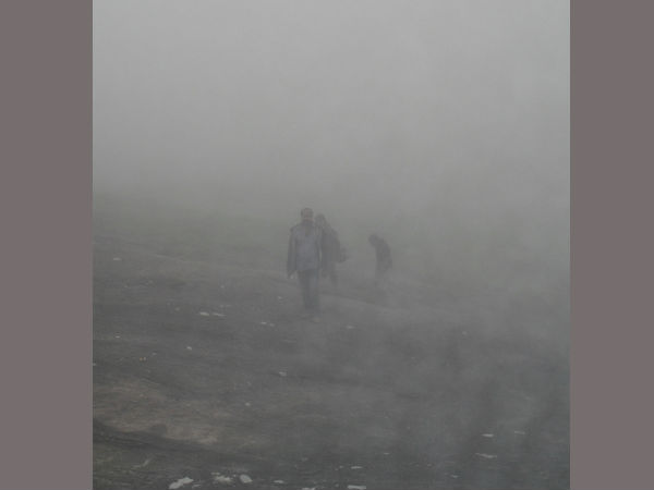 കാണ്മതില്ലല്ലോ ഒന്നും