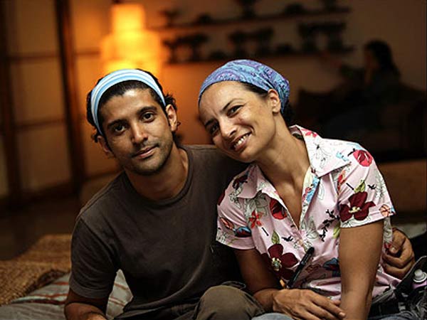 ഫര്‍ഹാന്‍ അക്തര്‍-അഥുന അക്തര്‍