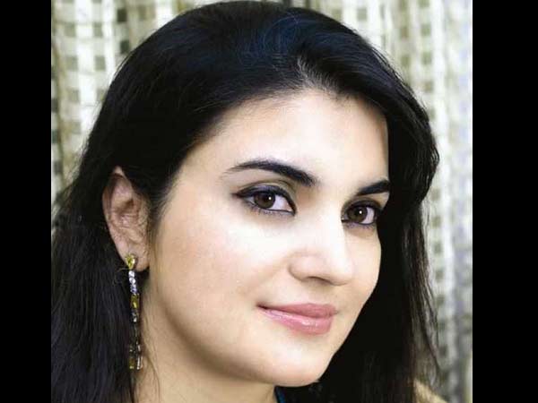 സുന്ദരി സുന്ദരി