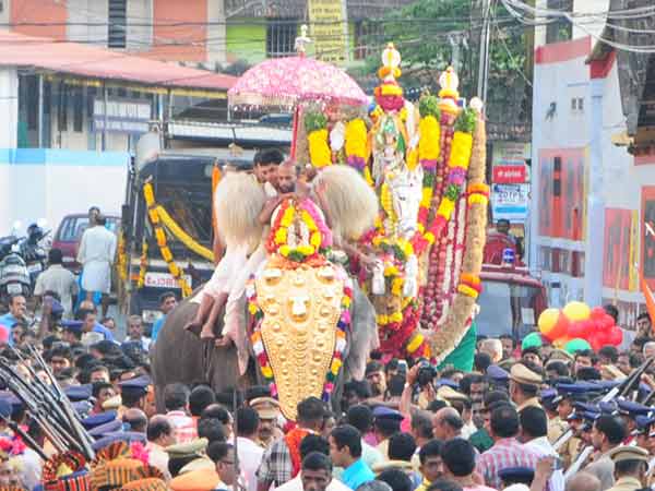 ഘോഷയാത്ര