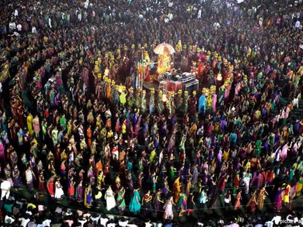 ദുര്‍ഗ പൂജ