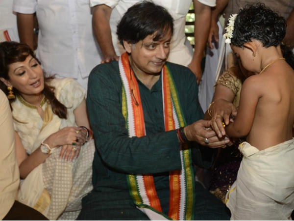 ശശി തരൂര്‍ 