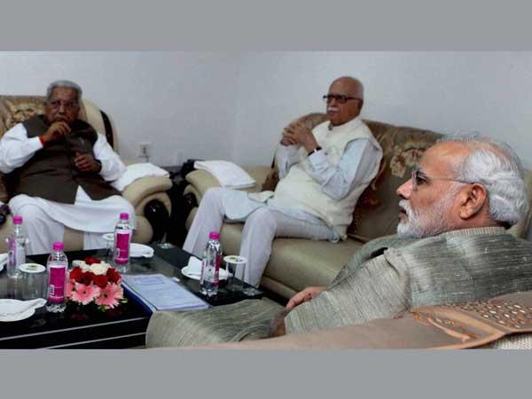 കേശുഭായ് പട്ടേലിനൊപ്പം 