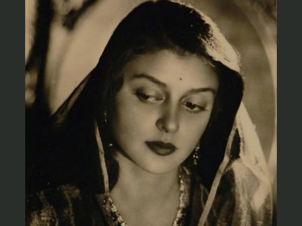 ഗായത്രി ദേവിയുടെ എതിര്‍പ്പ്