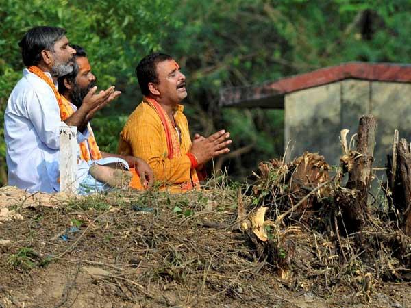 ദൈവമേ..സ്വര്ണം ഉണ്ടാകണേ ദൈവമേ..സ്വര്ണം ഉണ്ടാകണേ