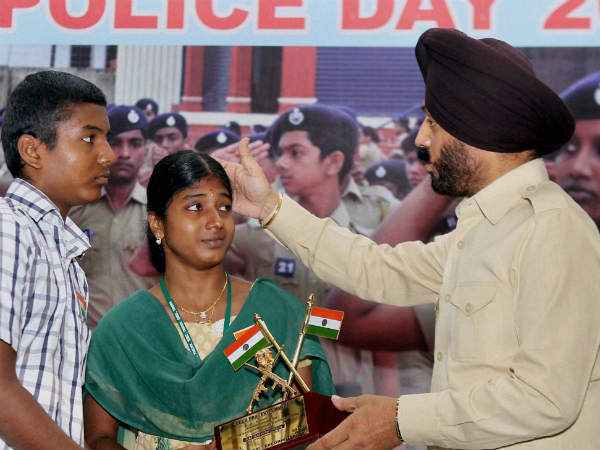 സരാ യാദ് കരോ കുര്‍ബാനി