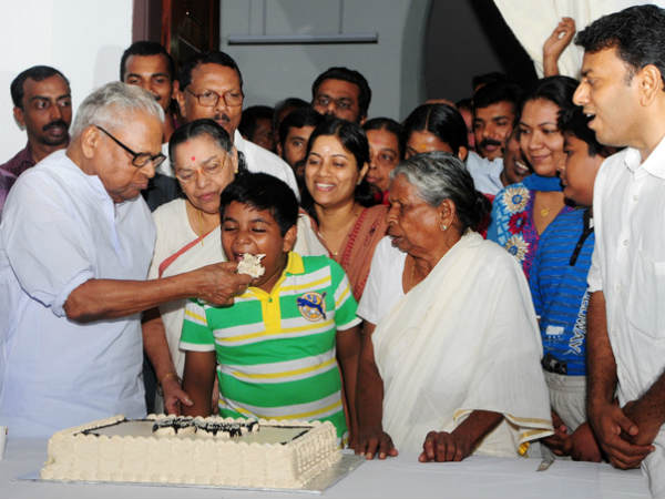 ഇനി കൊച്ചുമകന് മുത്തച്ഛന്റെ വക