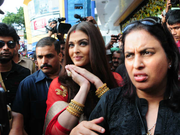 ആരാധകര്‍ക്കിടയില്‍