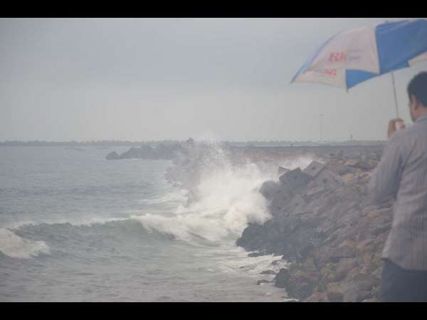  തിരയടിക്കുന്നു