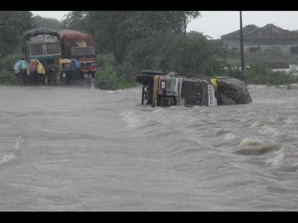 രക്ഷാപ്രവര്‍ത്തനം
