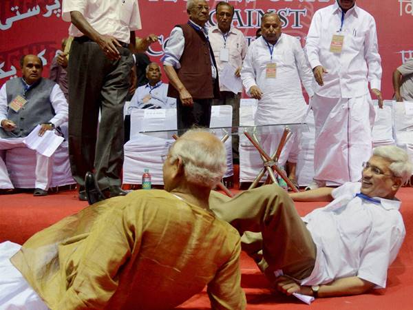 കണ്‍വെന്ഷന് മുമ്പുള്ള ഒരു ദൃശ്യം