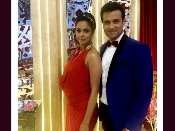 അവതാരകനായി രോഹിത് റോയ്