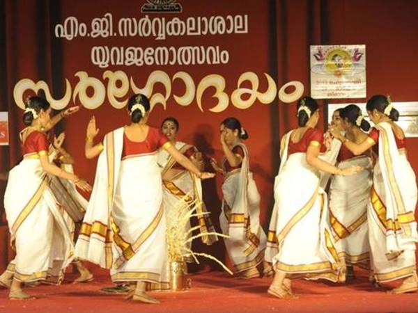 പാതിരാപ്പൂച്ചൂടല്‍