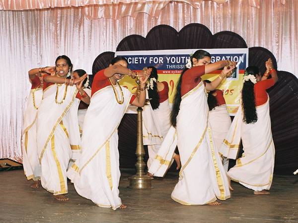 അവതരണ വേദികള്‍