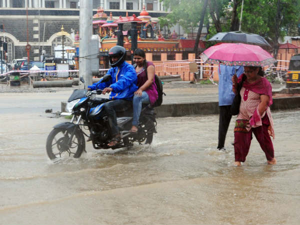 നനഞ്ഞ് പോകാം