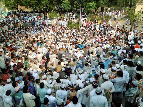 ആശ്രിതര്‍ക്ക് ജോലി