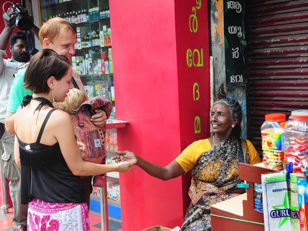 പെട്ടിക്കട തന്നെ ശരണം