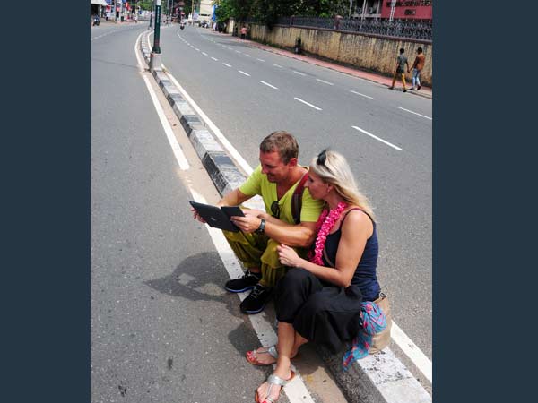 ലോകം അറിയട്ടെ കേരളത്തിന്റെ അവസ്ഥ