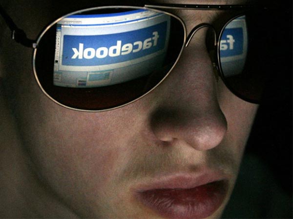 സ്റ്റാറ്റസ് കള്ളന്‍