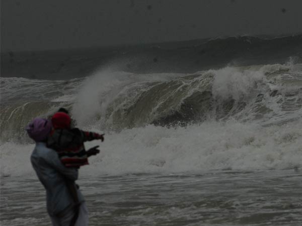 തിരയെത്തി