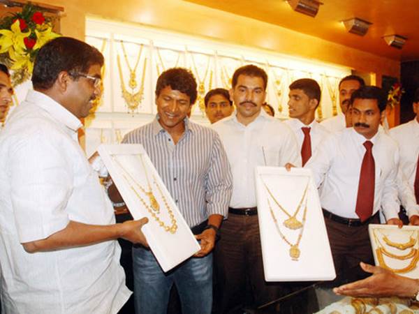  പുനീത് രാജ്കുമാര്‍