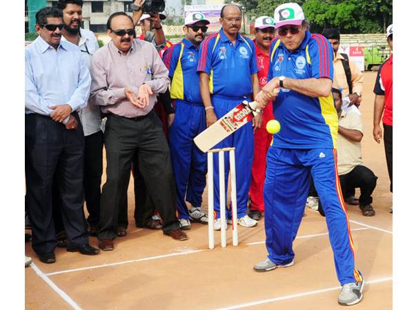 ശശി തരൂര്‍ ഷോട്ട്