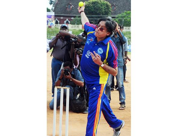  ബൗളിംഗും വഴങ്ങും