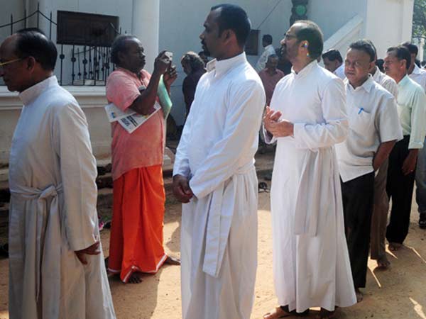 ഒരു നോക്ക് കാണാന്‍