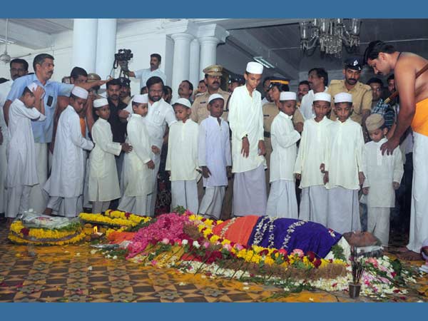 യത്തിംഖാനയില്‍ നിന്ന്