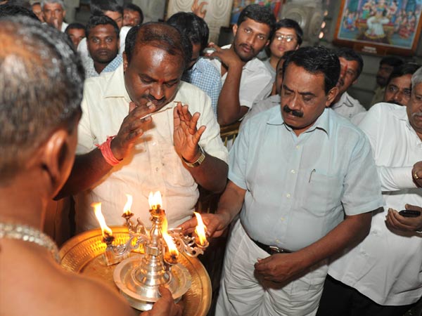 എച്ച് ഡി കുമാരസ്വാമി