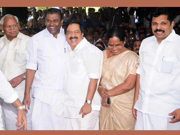 മന്ത്രിമാര്‍ക്കൊപ്പം