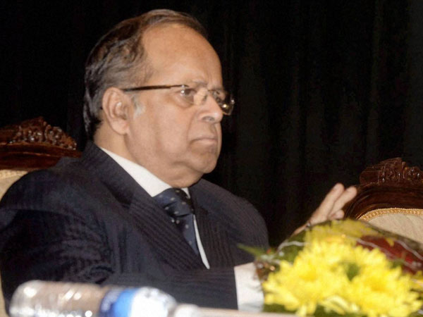 പീഡിപ്പിക്കാന്‍ ജഡ്ജിയും