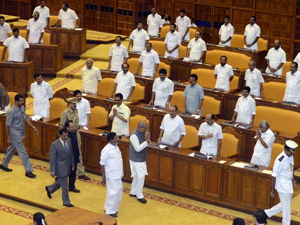 സമാജികരുടെ ആദരം