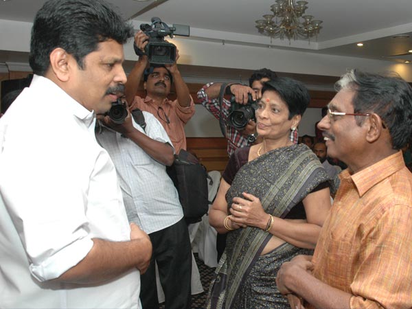 അച്ഛനും അമ്മയും