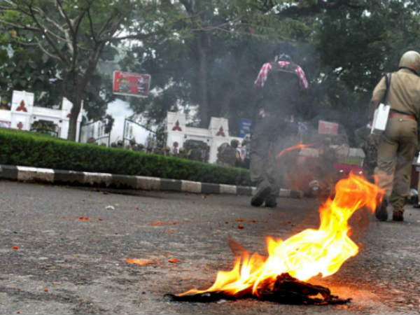  പെട്രോള്‍ ബോംബ്