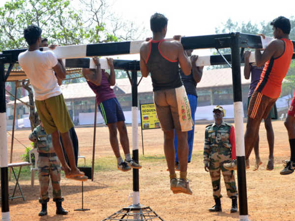 തോറ്റ് കൊടുക്കില്ല