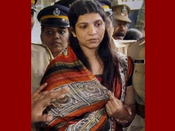 സരിതയുടെ സാരി സ്റ്റൈല്‍