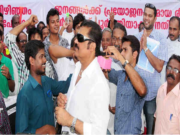 മുടി മുറിയ്ക്കല്‍