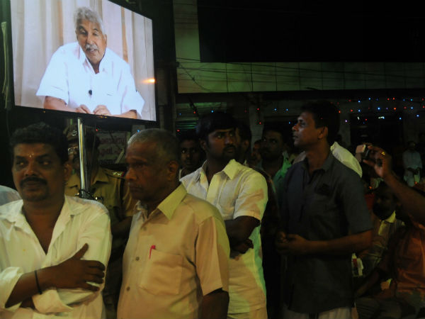 ടിവി സ്‌ക്രീനില്‍ മുഖ്യന്‍